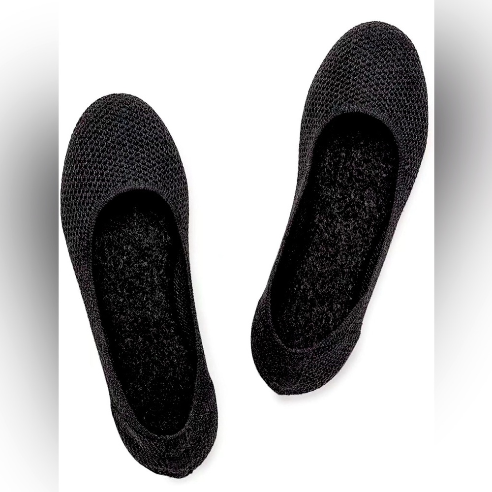 BLACK BALLET FLATS SIZE 8